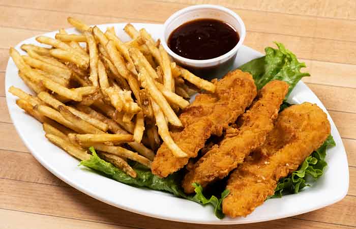 App-Chicken-Tenders-With-Side-of-Mega-Crunch-Fries-1-700x450px